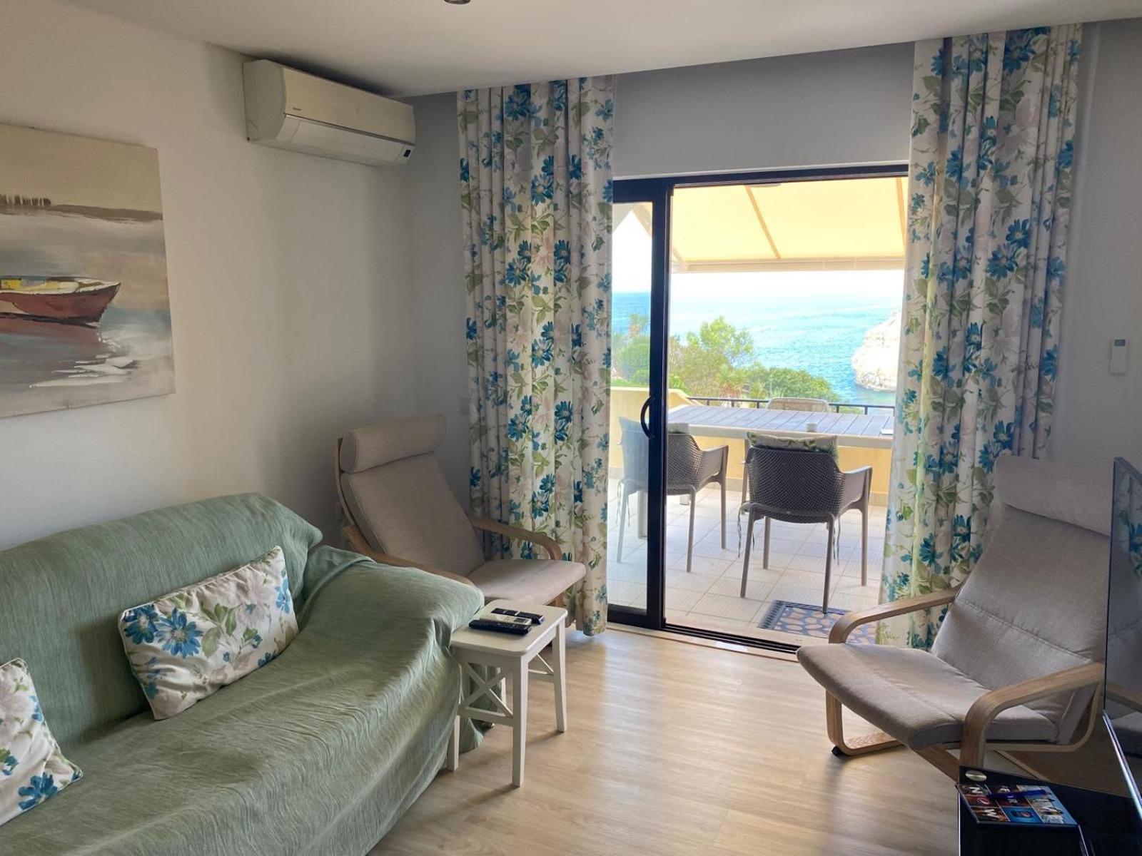 Os Reais - Apt In Front Of The Beach In Centeanes Carvoeiro  Exterior photo